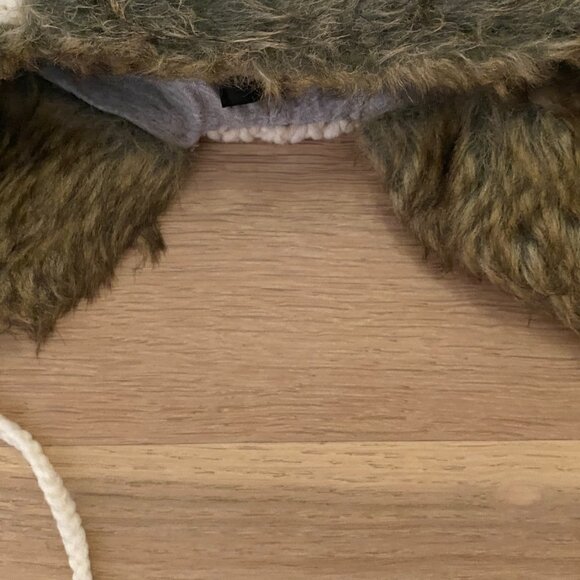 Bebe Cream Knit and Fleece Trapper Hat.  Faux Fur and Tassels. - Picture 5 of 7